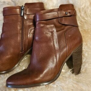 Sleek Brown Leather Ankle Boots by VINCE CAMUTO size 8.5